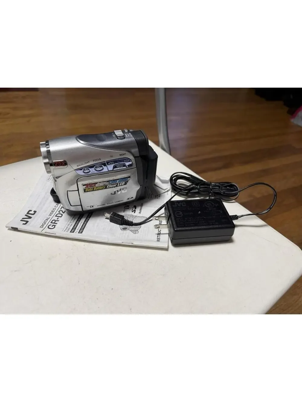 JVC PAL MiniDV Camcorder 25x Optical Zoom - Video Transfer (GR-D275U) With Manua